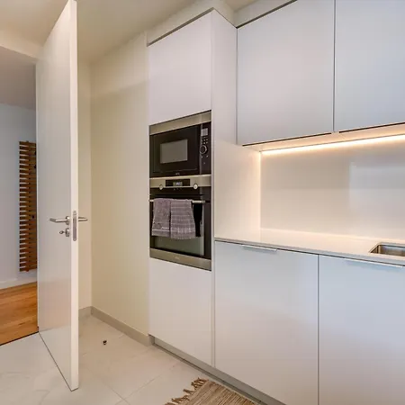 Cond Bayline - Faneca - Pool - Gym - - - By Bedzy Apartment